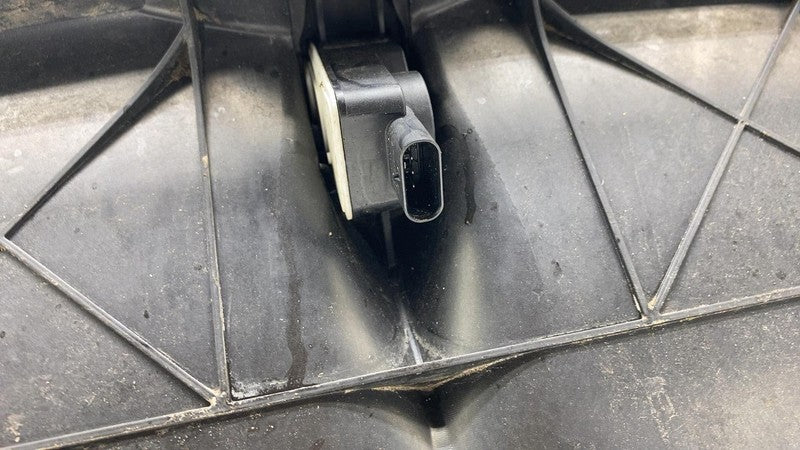 107673200H ⭕ 2017-2020 Tesla Model 3 Front Active Grille Shutter Louvre Assy 1076732-00-H