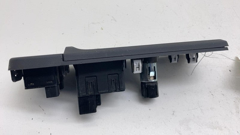 PT00050077D ⭕ 22-25 Rivian R1S Rear Left Quarter Trim Cover & Switch & Outlet PT00003094-D