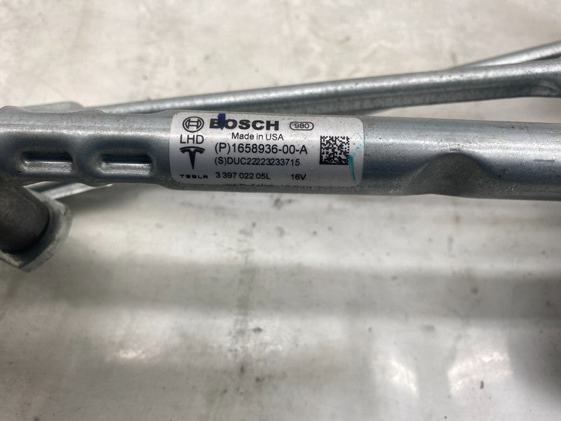 ⭕ 20-24 Model Y Front Left Windshield Wiper Linkage Module & Motor 165