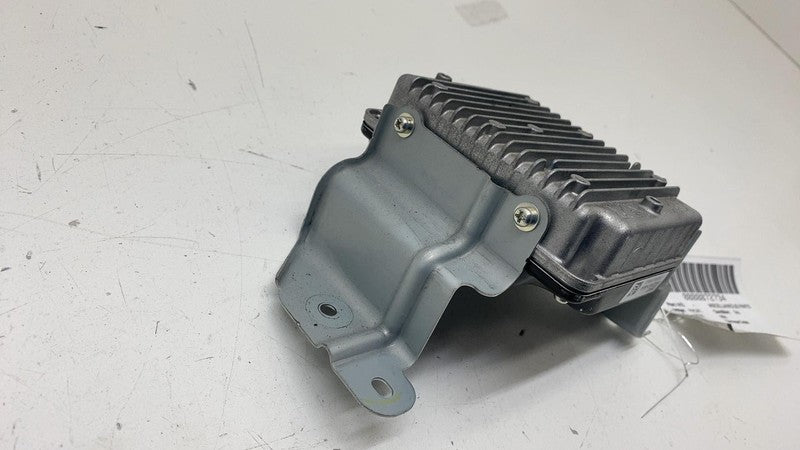 ⭕ 17-24 Chrysler Pacifica Power Converter Control Module w/ Bracket 56