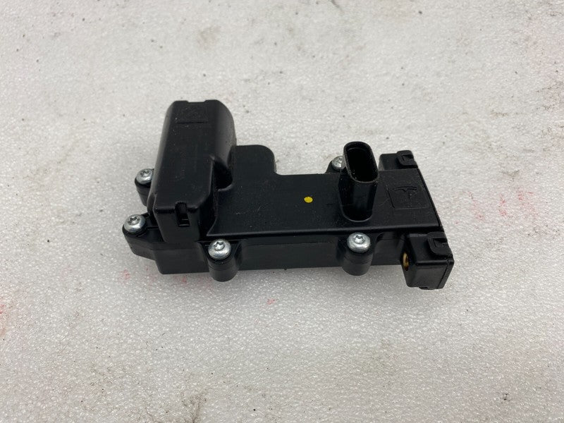 ⭕ 16-26 Model X Front Right Door Pop Actuator Control Module Unit 1045