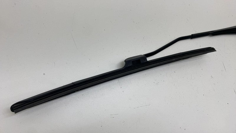 ⭕ 2022 2023 2024 Rivian R1T Front Passenger Right Windshield Wiper Arm & Blade