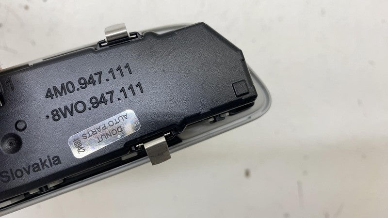 8W0947111 ⭕19-23 Audi E-Tron Quattro Rear Interior Overhead Roof Dome Light Lamp 8W0947111