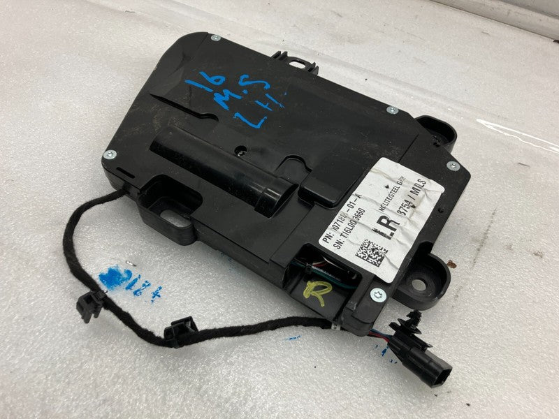 107188401A ⭕ 16-20 Model S Rear Driver Left Exterior Door Handle Outer GEN 3 1071884-01-A