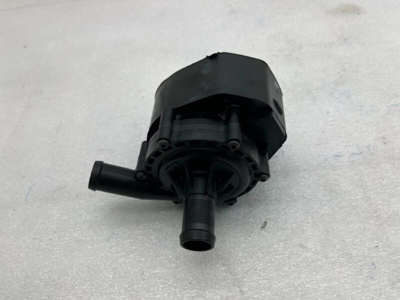 2016-2020 Tesla Model S X Front Cooling System Coolant Pump Assy 103534800F Assy