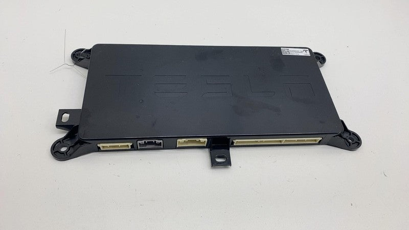 104390000E 2016-2020 Tesla Model X Rear Body Chassis Control Module BCM Computer TSTD Assy