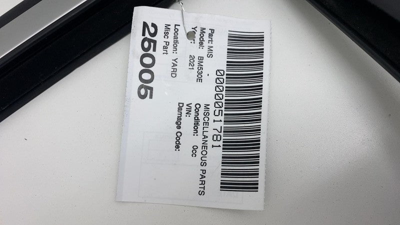 2018-2023 BMW 530e G30 Rear Weatherstrip Run Guide Channel w/ Molding Trim Assy