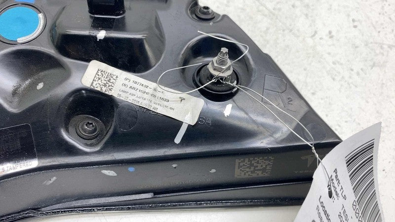 1077402-00-E ⭕ 2017-2023 Model 3 Rear Right Inner Taillight LED Tail Lamp 3-Pin 1077402-00-E