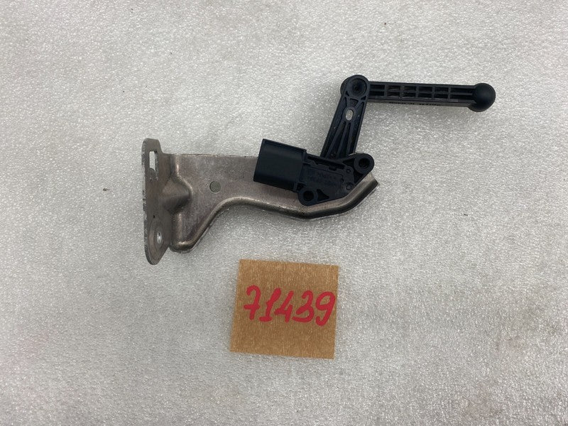 102797600A ⭕ 2016-2020 Model S Rear Right Air Suspension Ride Height Sensor RH 1027976-00-A