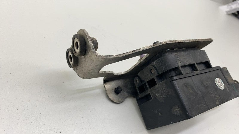 6006407 00 A 2012-2015 Tesla Model S Air Suspension Solenoid Compressor Pump Module Valve OEM