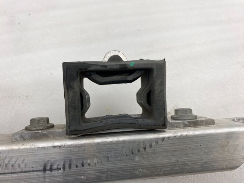1104777 00 A 2017-2023 Tesla Model 3 Front Trunk Luggage Storage Frunk Reinforcement Support