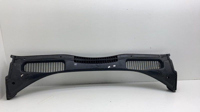 DM51R02216AB 2013-2018 Ford C-Max Front Windshield Wiper Cowl Vent Trim Panel Cover Assembly