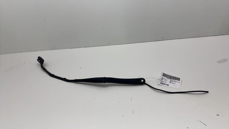 107672900B ⭕ 2017-2023 Model 3 Front Passenger Side Windshield Wiper Arm Right 1076729-00-B