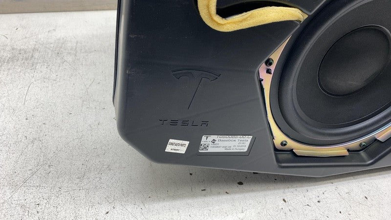105008500C 2016-2020 Tesla Model X Premium Subwoofer Bassbox Audio Speaker Woofer Assembly