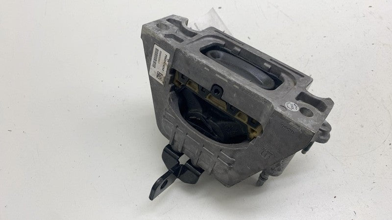 68224742AD ⭕ 2017-2025 Chrysler Pacifica Front Left Transmission Mount Bracket 68224742AD