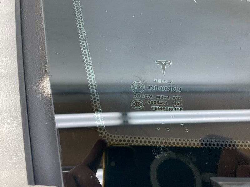 E6 43R-008010 ⭕ 2012-2020 Tesla Model S Rear Passenger Side Quarter Fixed Glass Right RH Assy