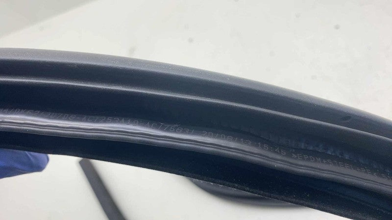 ⭕ 2014-2017 Land Range Rover Sport Front Door Weatherstrip Rubber Seal