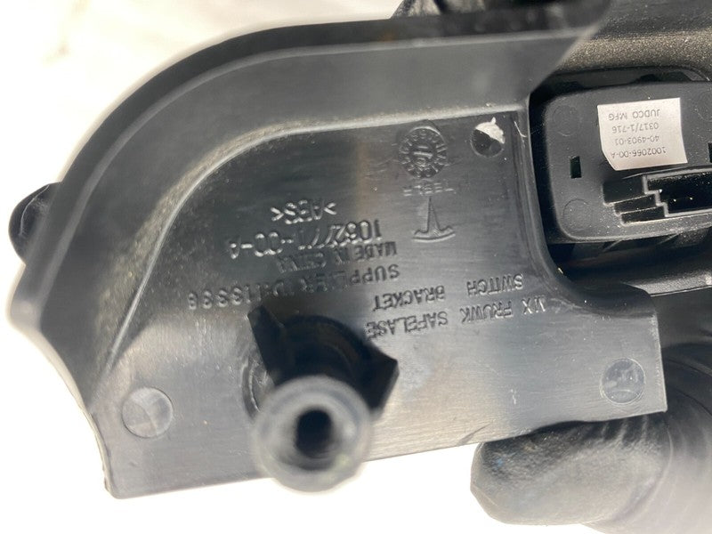 106277100A ⭕ 2016-2020 Tesla Model X Front Frunk Opening Switch Release Button 1002066-00-A