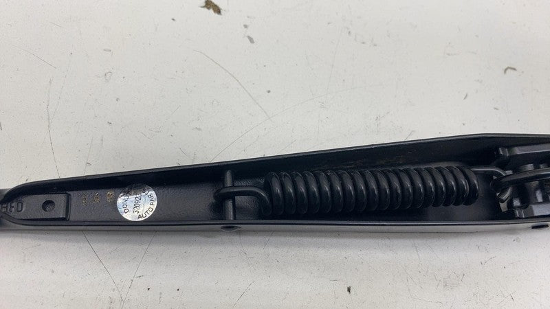 ⭕ 19-25 Chevrolet Silverado 1500 Front Passenger Side Windshield Wiper Arm Right