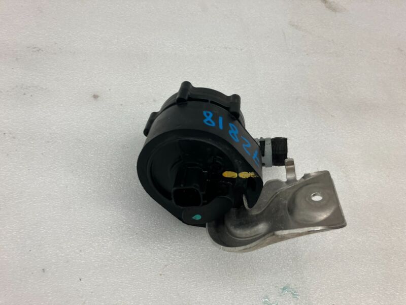 2016-2020 Tesla Model X MX Cooling System Auxiliary Coolant Water Pump Assembly