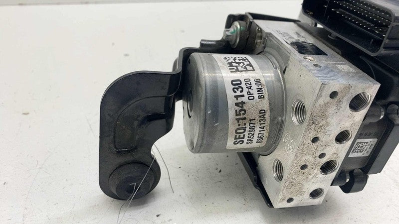 ⭕ 2025 Chrysler Pacifica ABS Anti Lock Brake Pump Module & Bracket 686