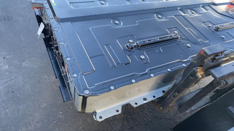 PT00057222 H 2022 2023 2024 Rivian R1S Large Battery Pack 141kWh Lithium HV Module Assembly