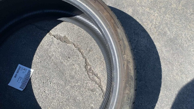 ⭕ 245/35 ZR21 Laufenn Wheel Tire