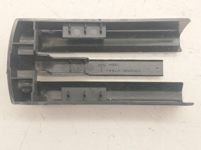 1051476 00 A 12-20 Model S Front Seat Rail Track Trim Rear Outer End Slide Cover 1051476-00-A