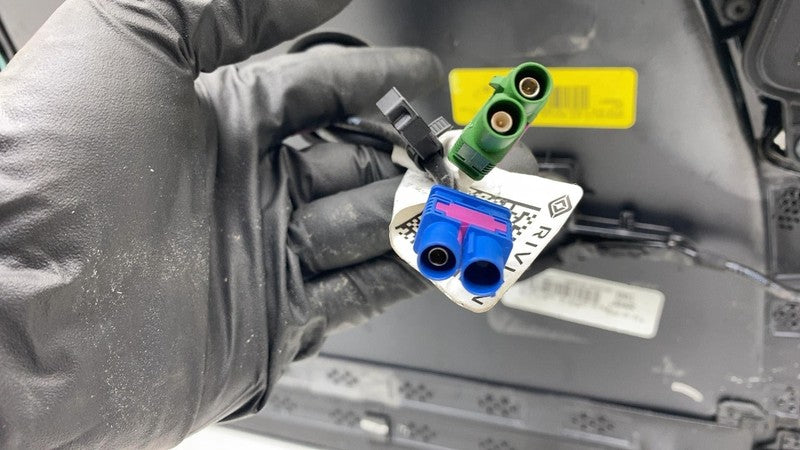 PT00039250 ⭕ 2022-2024 Rivian R1T Rear Upper Roof Spoiler Camera Valance Panel PT00039250