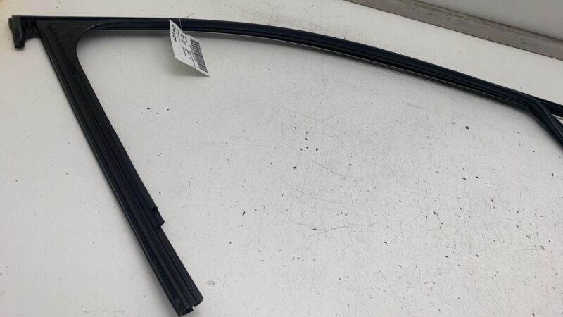 4KE 837 431 ⭕ 19-23 Audi E-Tron Quattro Front Left  Door Window Glass Run Channel 4KE837431