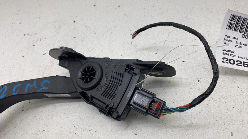 2012-2020 Tesla Model S X Accelerator Throttle Pedal Assembly BE5C 9F8