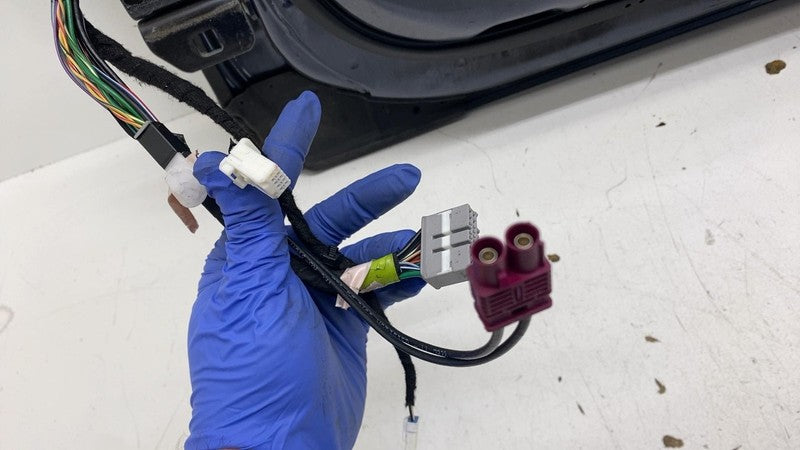 ⭕ 2016-2020 Tesla Model S Front Passenger Side Door Shell Panel Right 