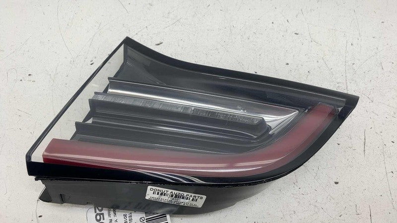 1077402 ⭕ 2017-2023 Model 3 Rear Right Inner Taillight LED Tail Lamp 3-Pin 1077402-00-E
