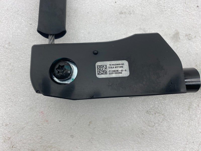 100526500B ⭕ 12-15 Model S Front Right Seat Belt Outboard Lap Pre-Tensioner RH 1005265-00-B