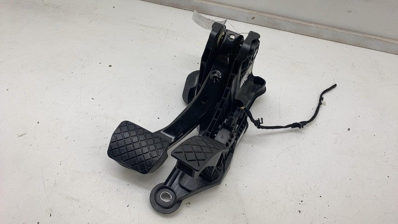 1EB 723 503 ⭕2021-2023 Volkswagen ID.4 Front Gas Accelerator Throttle & Brake Pedal Assembly
