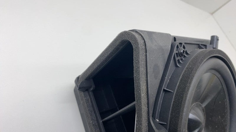 187899500C 2024 2025 Tesla Cybertruck Rear Right Radio Audio Speaker Sub Woofer 200MM Assy