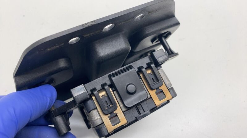 104599300C 2012 2013 2014 2015 Tesla Model S MS Front Radar Control Module and Bracket OEM