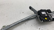 2018 2019 BMW 530e G30 Front Windshield Wiper Transmission Linkage w/ Motor Assy