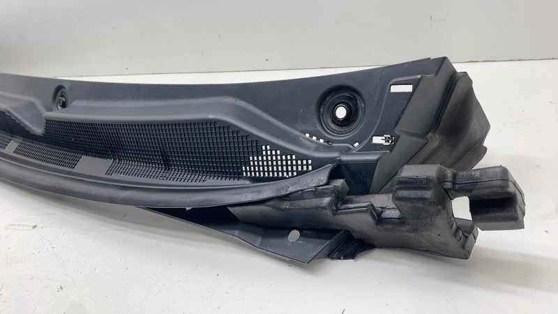 ⭕ 2017-2024 Chrysler Pacifica Front Windshield Cowl Grille Panel Trim 