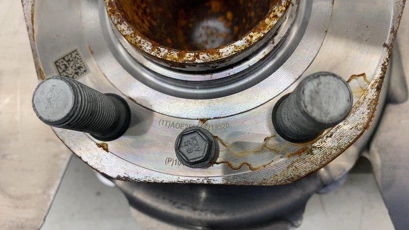 ⭕ 25-26 Model Y Front Right Spindle Knuckle + Hub 142mm Non-Driven) 21