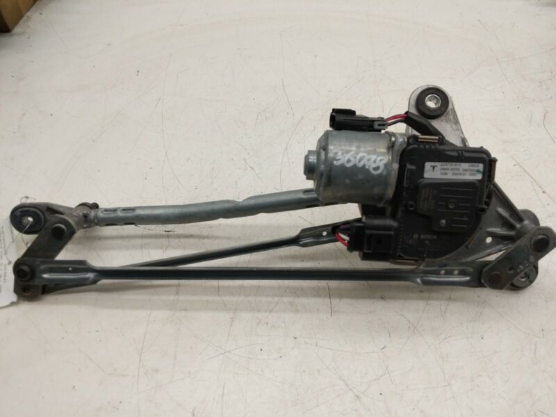 1076725-00-D ⭕ 2017-2023 Model 3 Front Windshield Wiper Motor Linkage Module OEM 1076725-00-D