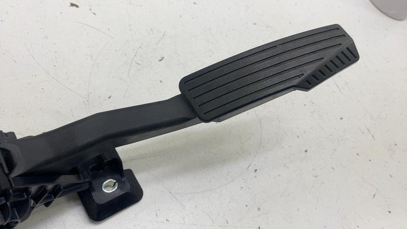 198800-3060 ⭕ 2006-2015 Mazda MX-5 Miata Gas Throttle Accelerator Pedal Pad Assy 198800-3060