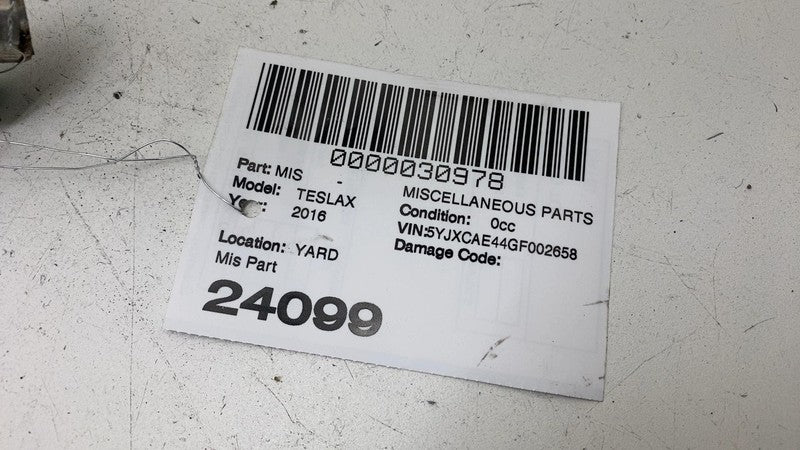 ⭕ 2016-2020 Tesla Model X A/C Line Liquid Suction to Right Hand Rocker