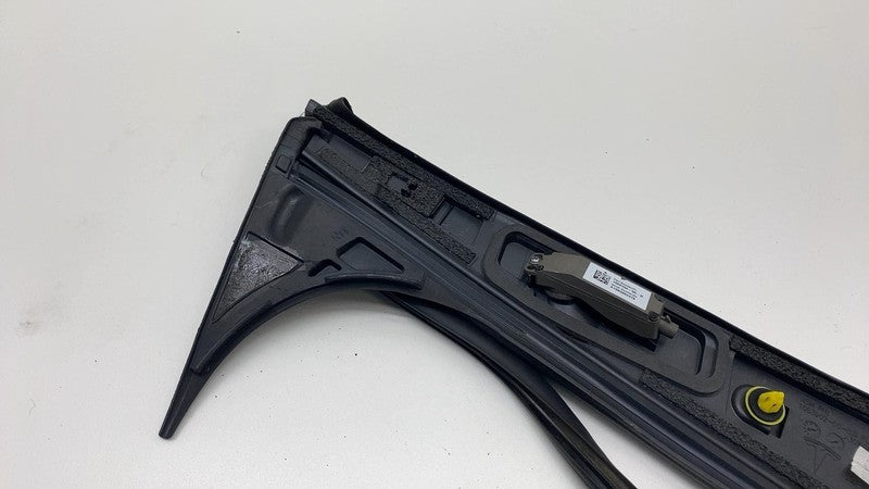 108390200B 2016-2020 Tesla Model X MX Right B-Pillar Applique Trim Molding w/ Camera & Seal