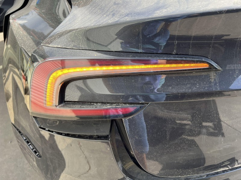 1691498-00-F ⭕ 24-25 Model 3 Rear Driver Side Taillight Quarter Tail Lamp Left 1691498-00-F