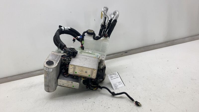 150680300F 20-23 Model Y Supermanifold Refrigerant Chiller + Coolant Reservoir 1523002-00-B