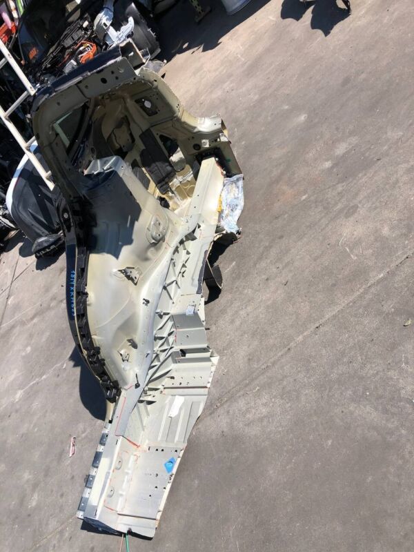 Does Not Apply 2016-2020 Tesla Model X Rear Passenger Quarter Fender Frame Panel Cut Out Right
