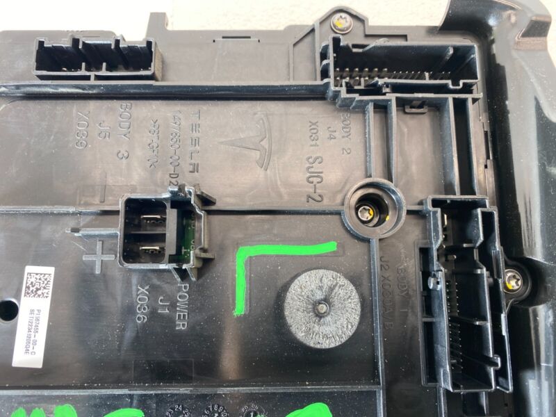 156745500C ⭕ 2017-2023 Model 3 Left Low Voltage Controller Body Control Module 1567455-00-C