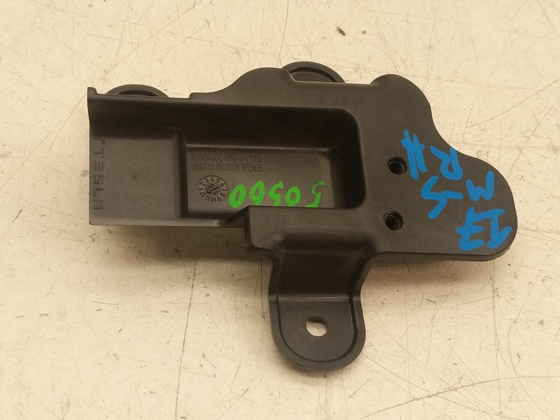 1008404-00-C ⭕ 12-20 Model S Rear Passenger Side Door Opener Mount Bracket Right 1008404-00-C