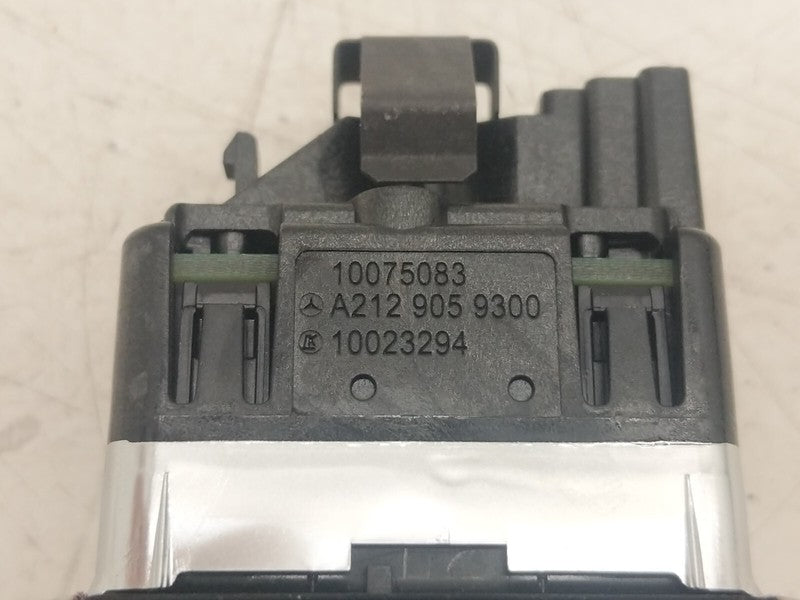 A2129059300 ⭕ 10-18 CLS550 SL550 Tailgate Trunk Lid Liftgate Open Release Switch A2129059300